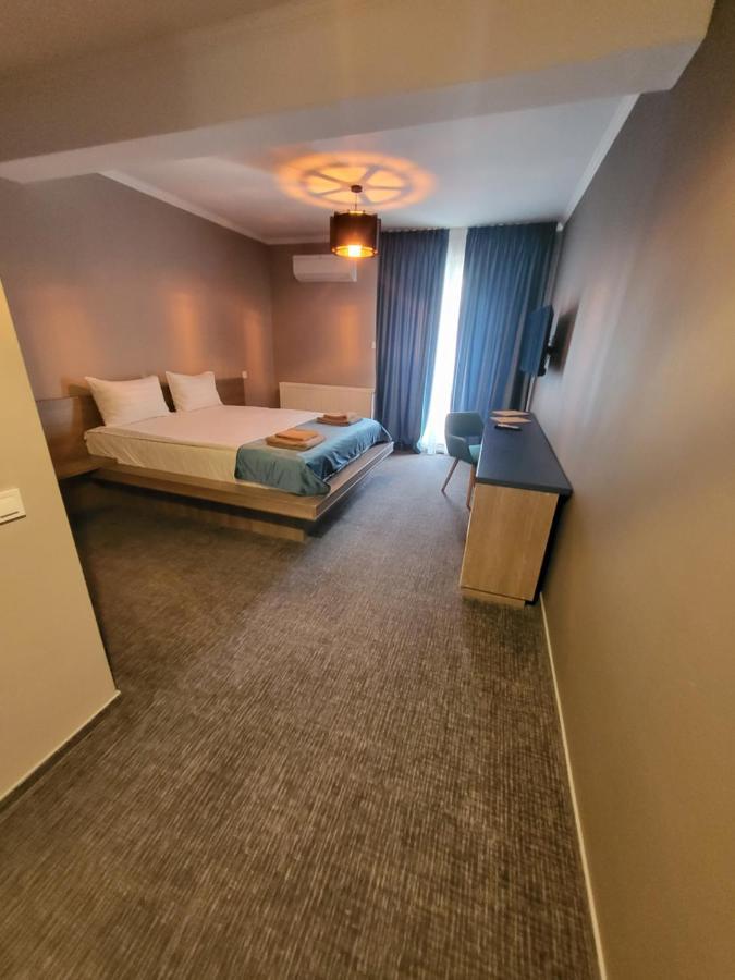 Albert Hotel Roşu Eksteriør billede