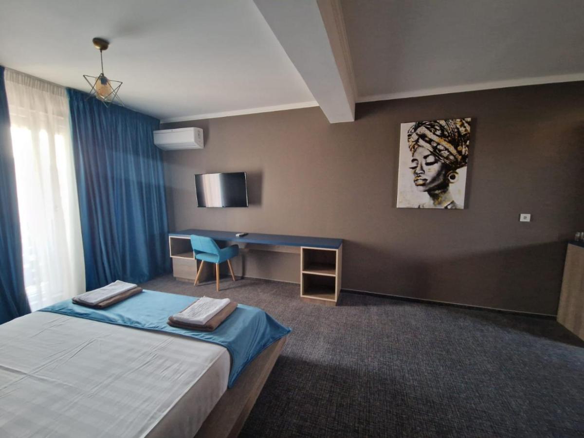Albert Hotel Roşu Eksteriør billede