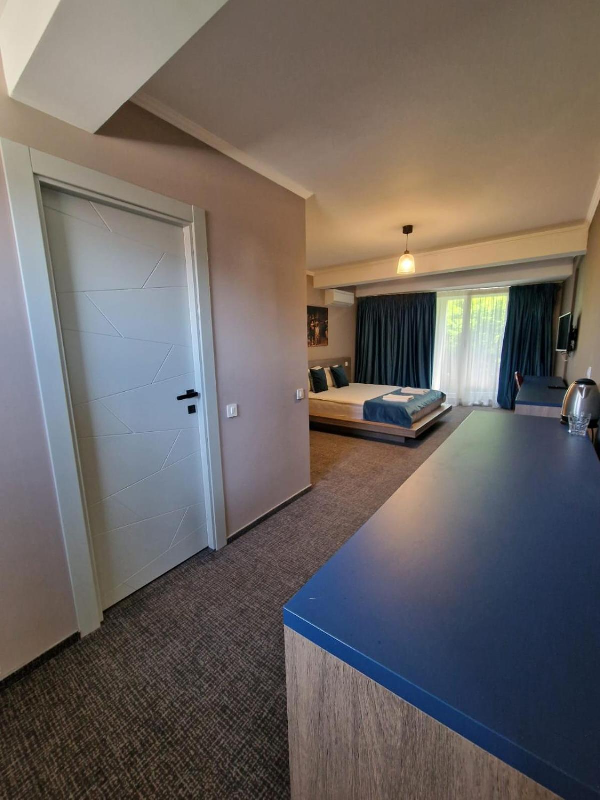 Albert Hotel Roşu Eksteriør billede